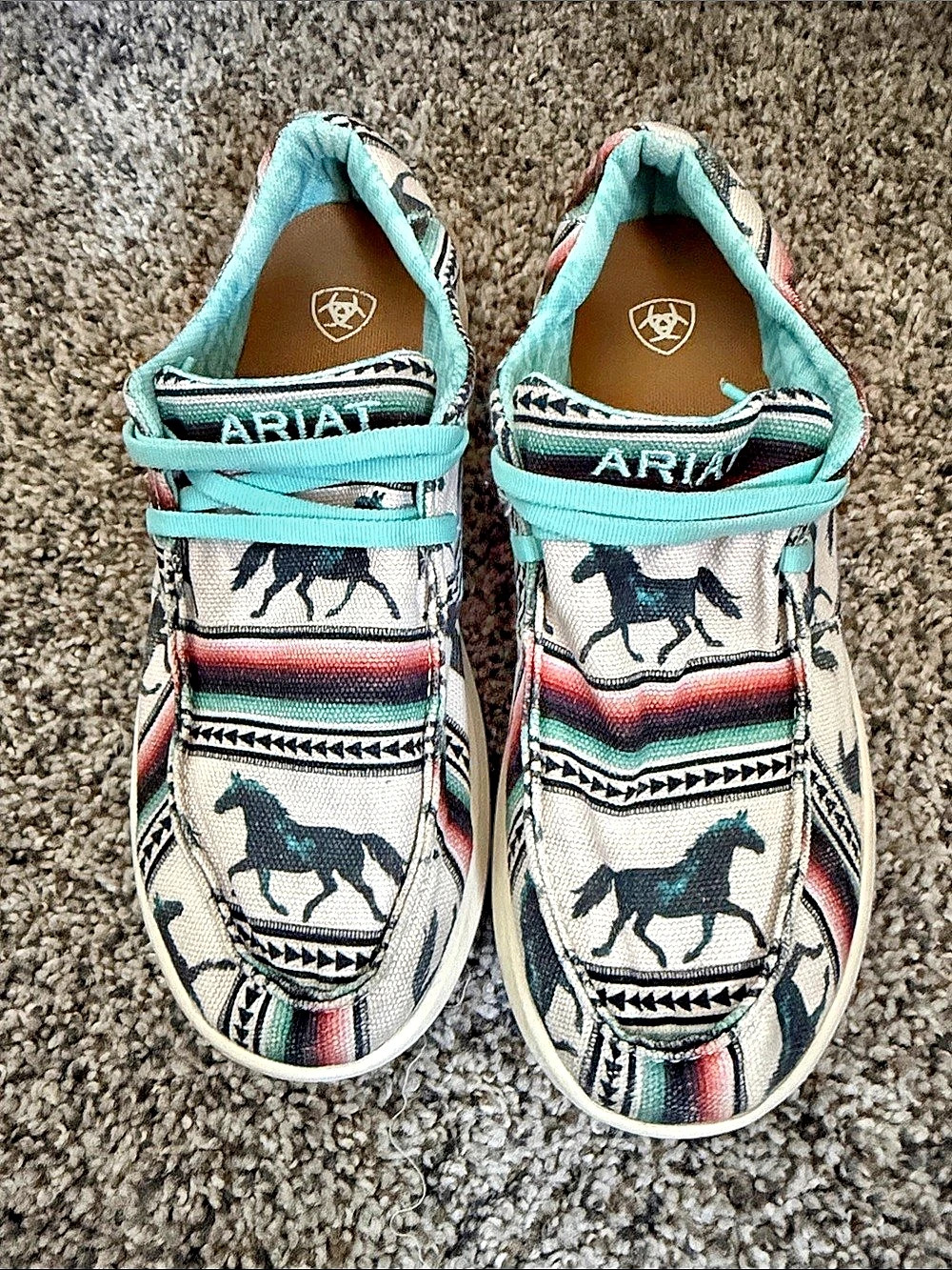 Ariat Women's Hilo Wildhorse Serape Print Shoes Hilo Wildhorse Serape Print